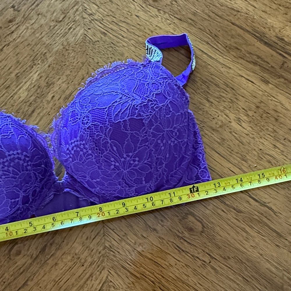 Victoria Secret Lace Shine Strap Push-Up Bra - Picture 6 of 6